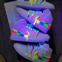 Image 5 of Custom Drip Sneakers Hand-Painted Air Jordan 1 Mid