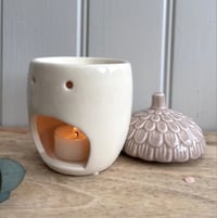 Image 2 of Acorn wax burner 