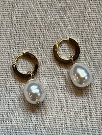 Image 1 of Stainless Steel Earrings Pearl with small stones 