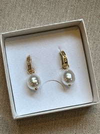 Image 2 of Stainless Steel Earrings Pearl with small stones 