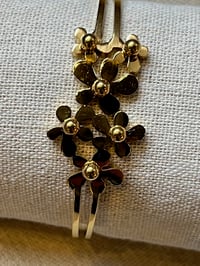 Image 2 of Stainless Steel Flower Bracelet Gold 