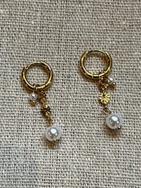 Image 2 of Stainless Steel Earrings Perl Charms Gold