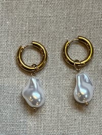 Image 1 of Stainless Steel Earrings Pearl 