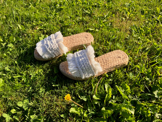 Image of Macramé Open Slides - White