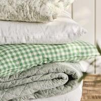 Image 2 of Housse de coussin vichy vert // expédié sous 8 jours