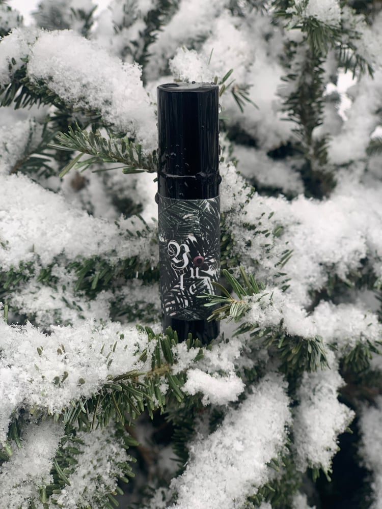 Image of Yule Perfume Oil (Fir absolute, Scotch pine, Spice, Balsam of Peru)