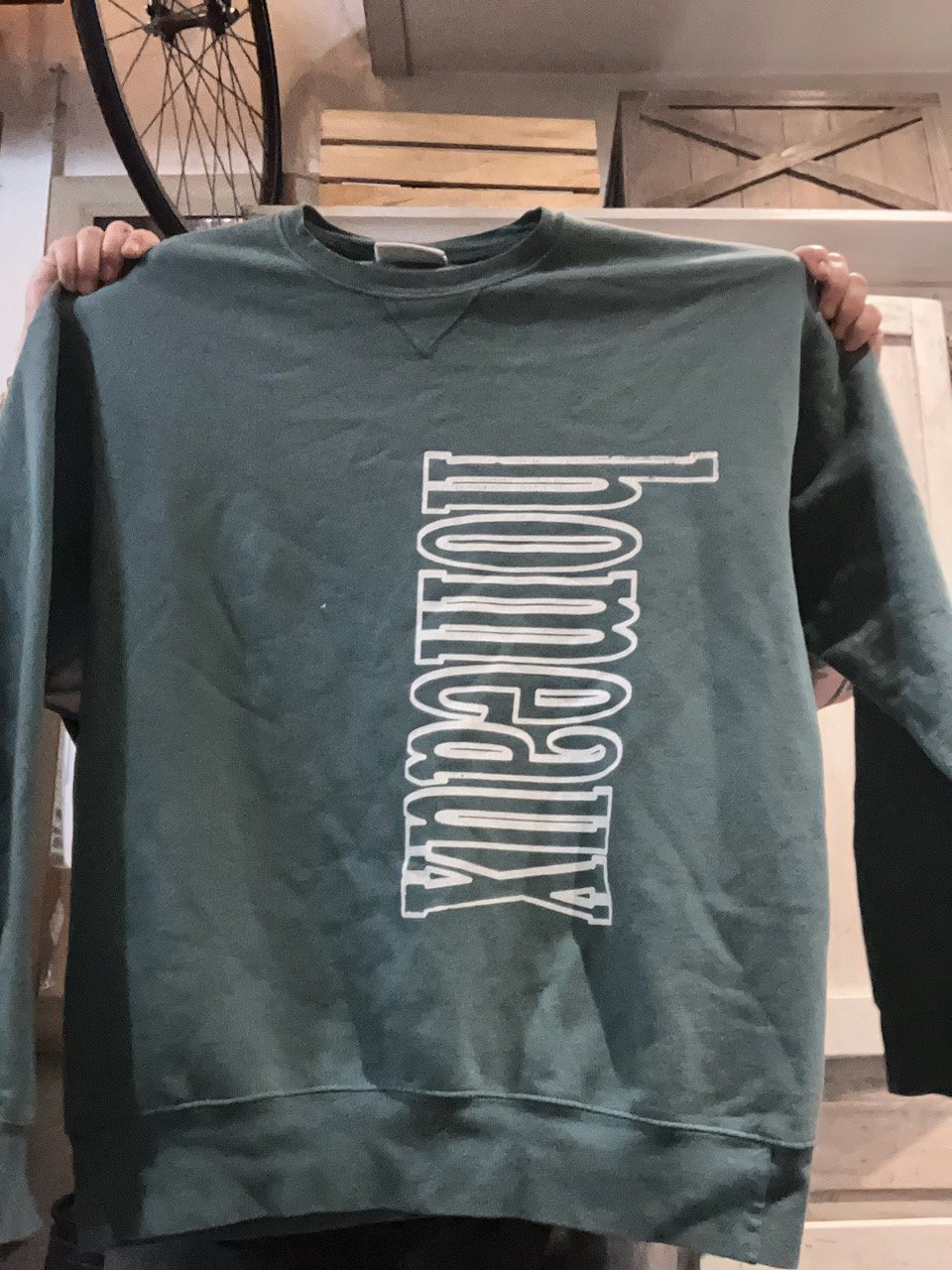 read for color**homeaux sweaters**shipping eta 4-6 weeks