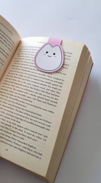 Image 3 of Kawaii Cat Magnetic Bookmark