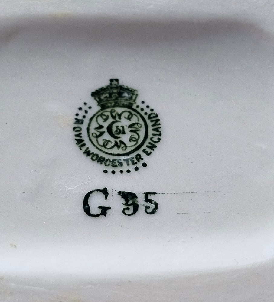 Image of Royal Worcester rectangular shaped reticulated pot pourri and cover