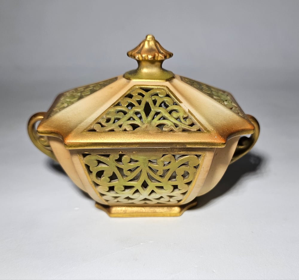 Image of Royal Worcester rectangular shaped reticulated pot pourri and cover
