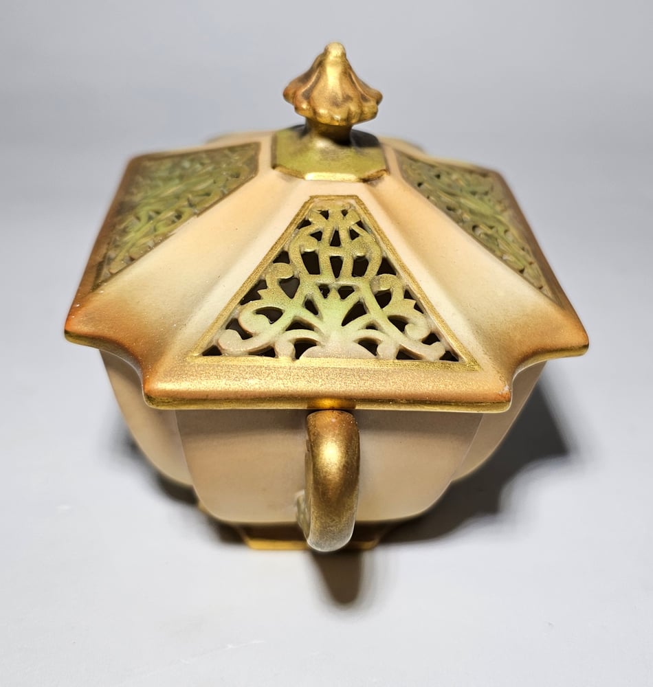 Image of Royal Worcester rectangular shaped reticulated pot pourri and cover