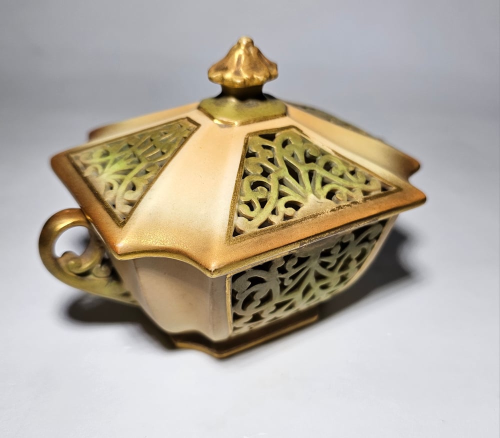 Image of Royal Worcester rectangular shaped reticulated pot pourri and cover