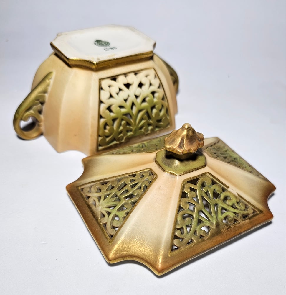 Image of Royal Worcester rectangular shaped reticulated pot pourri and cover