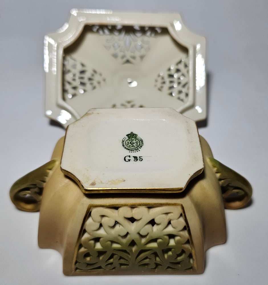 Image of Royal Worcester rectangular shaped reticulated pot pourri and cover
