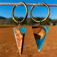 Orecchini legno e resina - Triangolo Cala Xarraca