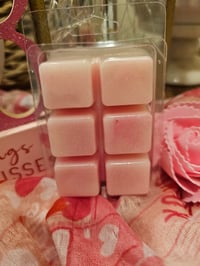 Image 11 of Hello Pretty- A Rockytop Wax Works exclusive houseblend fragrance 