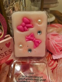 Image 13 of Hello Pretty- A Rockytop Wax Works exclusive houseblend fragrance 