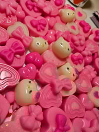 Image 3 of Hello Pretty- A Rockytop Wax Works exclusive houseblend fragrance 