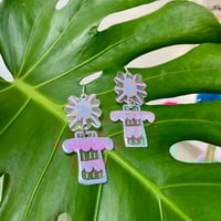 ONE-OF-A-KIND EARRINGS: TRANSPARENT FLOWERS
