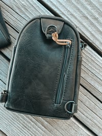 Image 5 of ‘Almost perfect’ - Desert Cow Wrangler Bag in Smoke