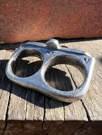 Image 4 of WL&A Handmade Heavy Sterling Silver Royston Green Thunderbird Knuckle Duster - Size 10