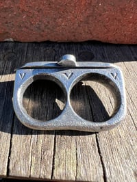 Image 5 of WL&A Handmade Heavy Sterling Silver Royston Green Thunderbird Knuckle Duster - Size 9