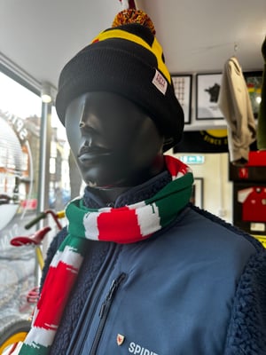 Image of Glyndwr x Dewi Sant Half N Half Bobble Hat 