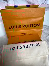 Image 13 of Louis Vuitton Monogram Sarah Purse