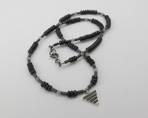 Image of Mono Delta on Hematite and Laradorite