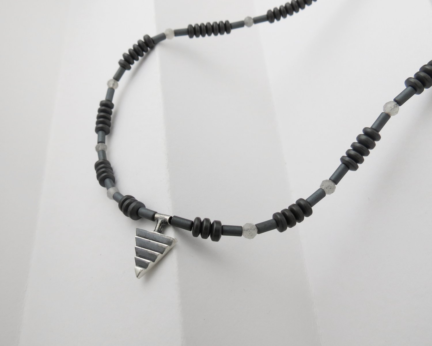 Image of Mono Delta on Hematite and Laradorite