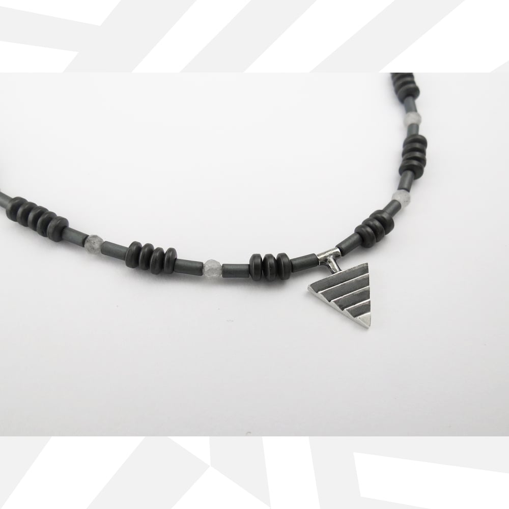 Image of Mono Delta on Hematite and Laradorite