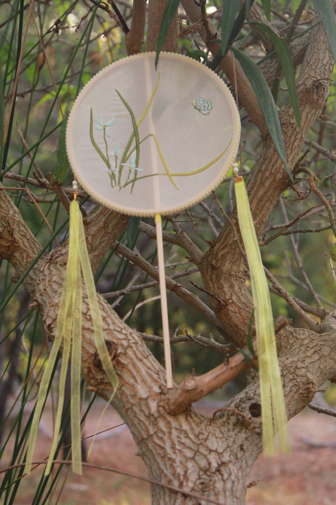 Image of Museum Co-branded Chinese Traditional Handmade Silk Woven Fan - Butterflies