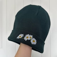 ‘Daisy’ Embroidered Beanie