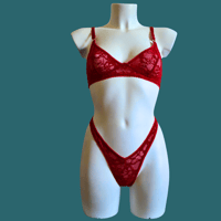 Image 1 of The AMORE TOUCH bra & VENUS thong berry red lace lingerie set