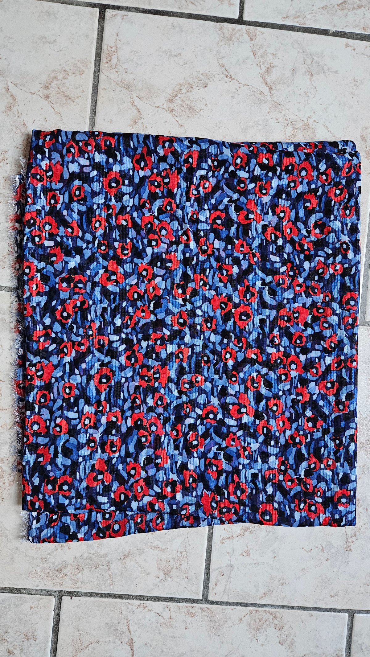 Image of Mousseline bleu et rouge