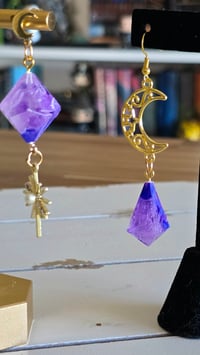 Image 7 of Wizard of Waterdeep dice jewelry 