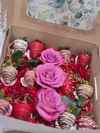 Image 1 of Chocolate Covered Strawberries 🍓 