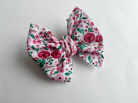 Image 1 of Valentine floral | classic bow