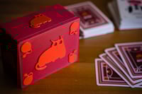 Image 1 of Caja compacta imantada para Exploding Kittens