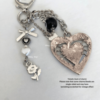Image 3 of Gothic Heart Keychain 