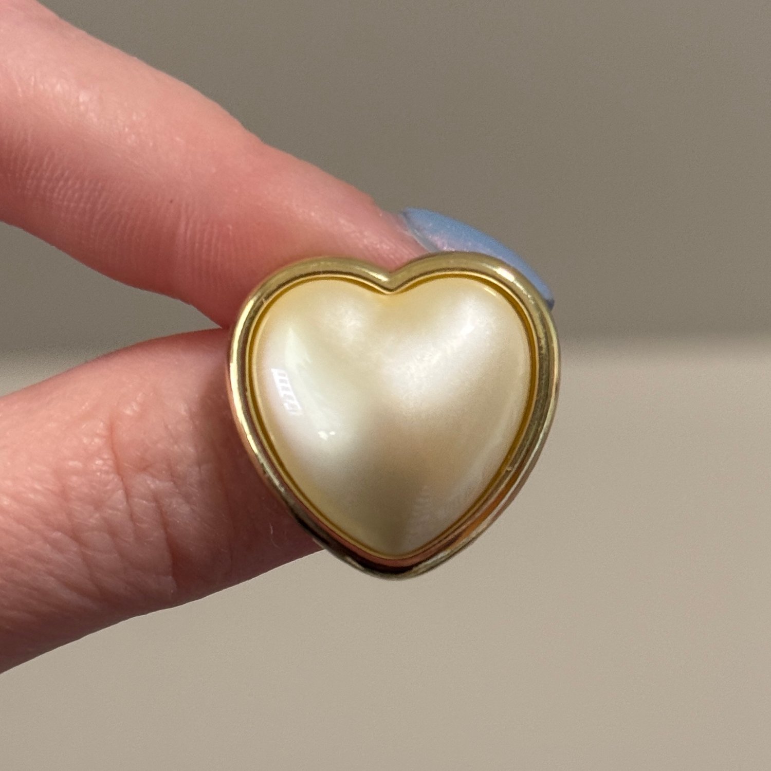 Image of Pearl Heart Plugs (sizes 0g-3/4)