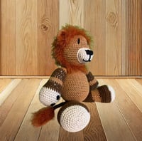 Bild 2 von "LIO" der Löwe