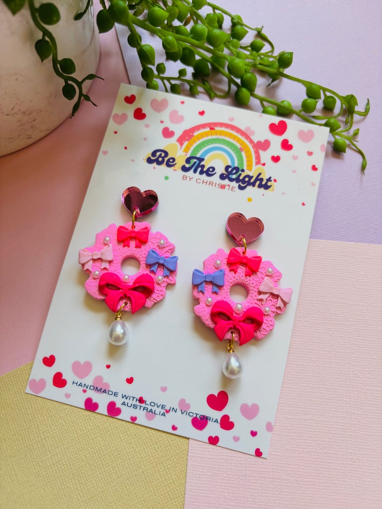 WREATHS OF LOVE BOWS