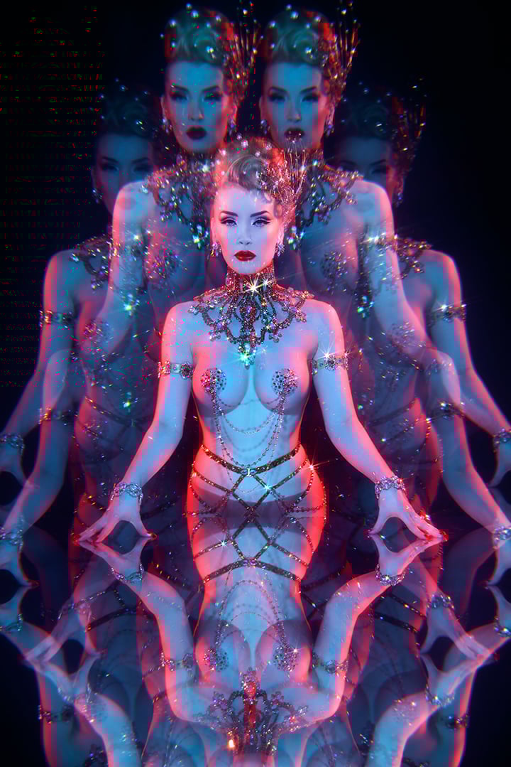 Image of Miranda by Michel Dierickx - Mirror #2