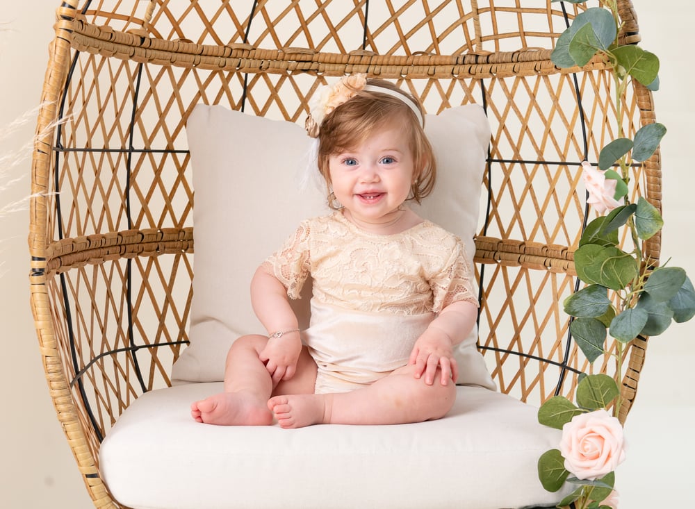 Burlington Studio Baby Sessions $275 / 327