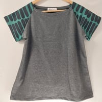 KylieJane Tshirt -green vines size medium