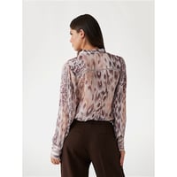 Image 2 of BLUSA LEOPARDO GUESS SS25