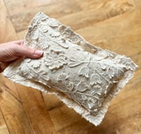 Image 2 of Jardin pillow