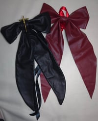 Image 2 of Leather Pussy Bow - Structured 