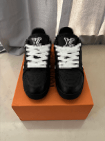 Image 1 of ()LNV BLACK